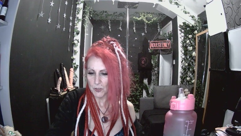 SkySparks's Streamate show and profile