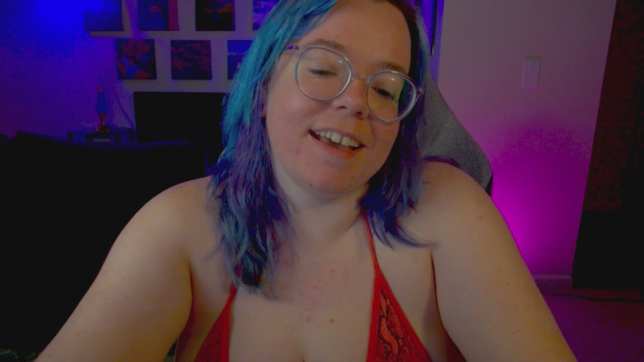 KiraSpitQueen
