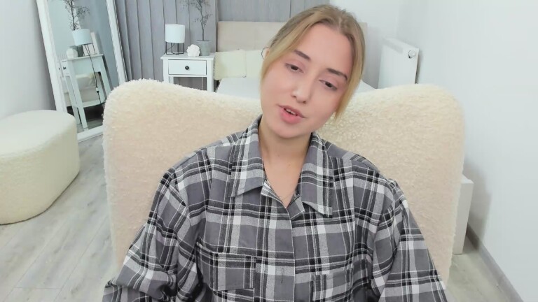 ChloeMatis's Streamate show and profile