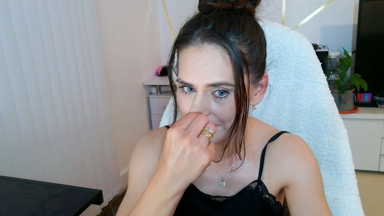 KhalessiNessyhot
