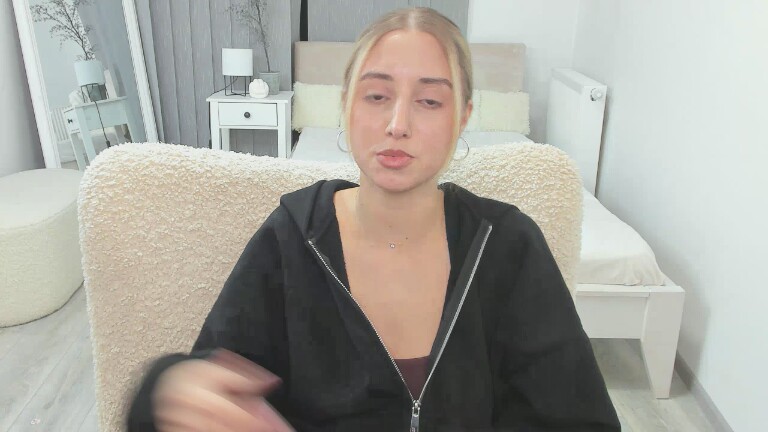 ChloeMatis's Streamate show and profile